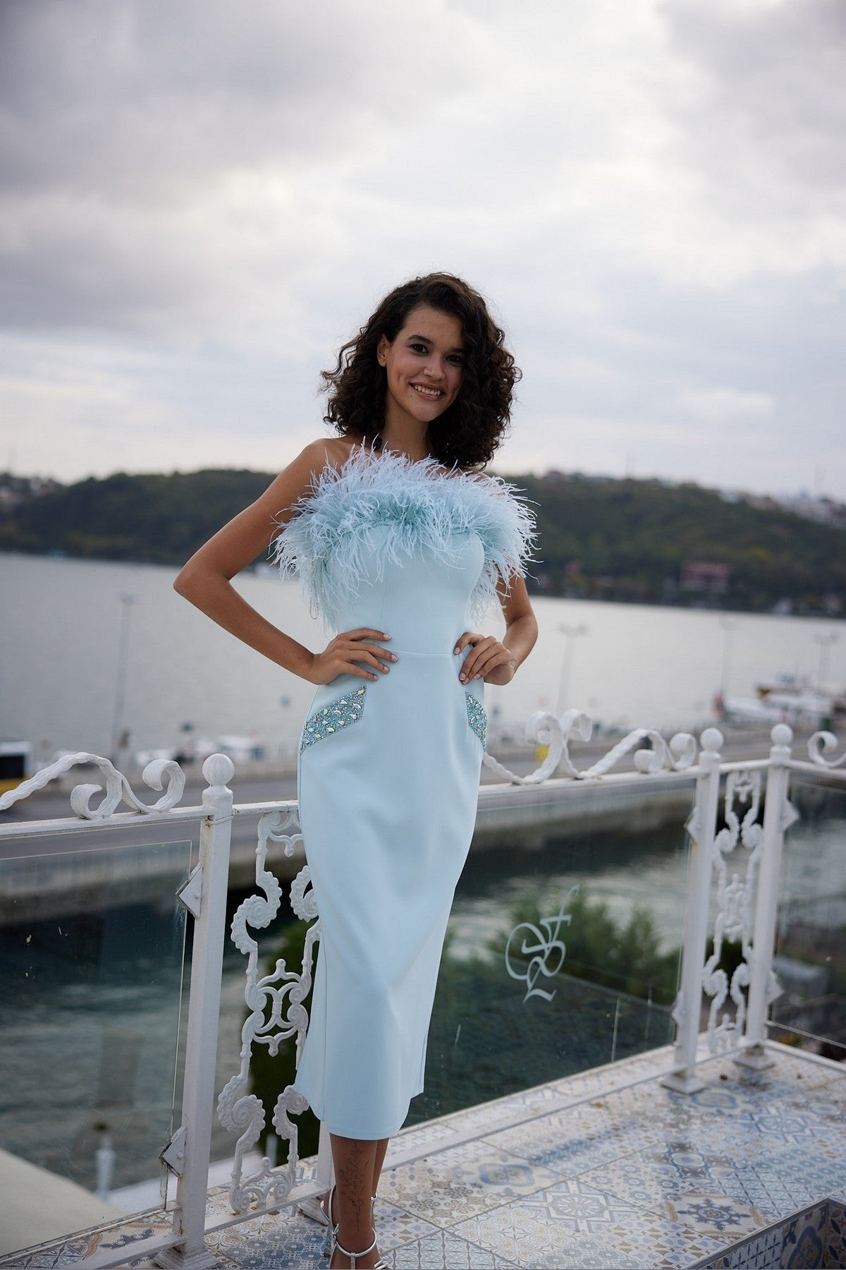 Strapless Bust Feather Detailed Dress