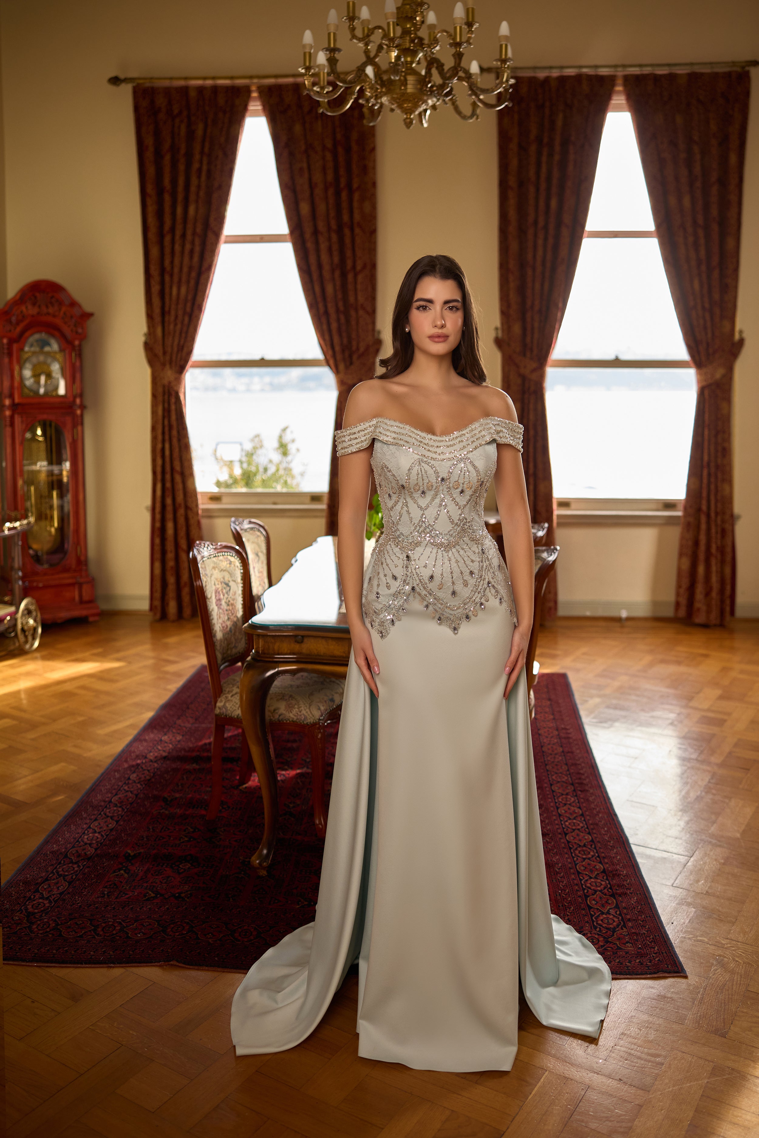 Seraphine Buz Beji İşlemeli Düşük Omuz Abiye