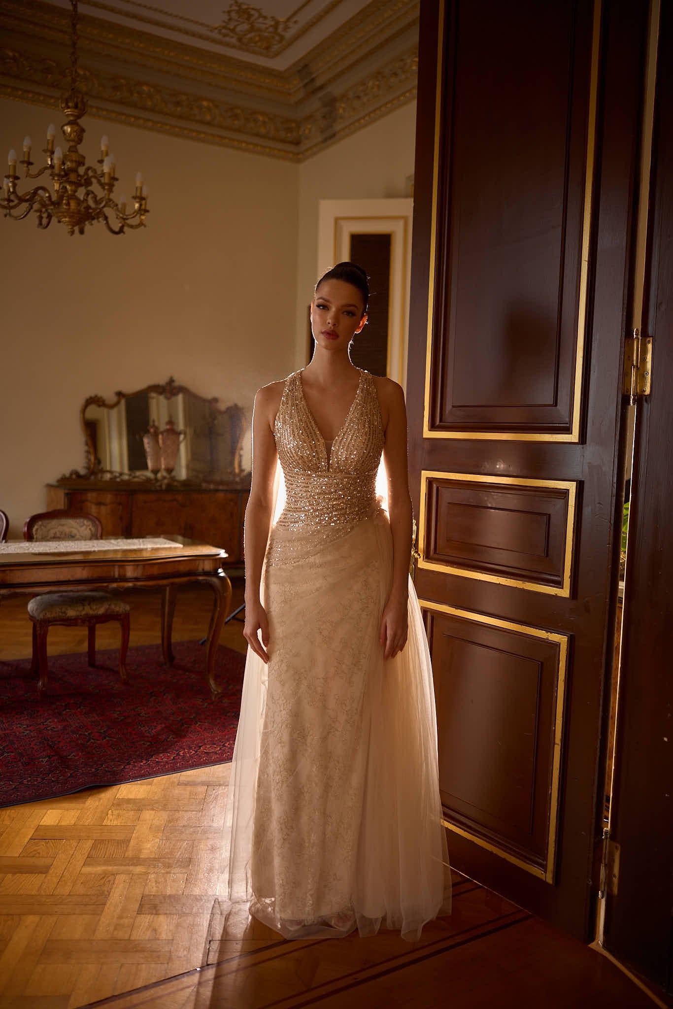 Liora Taş İşlemeli V Yaka Abiye