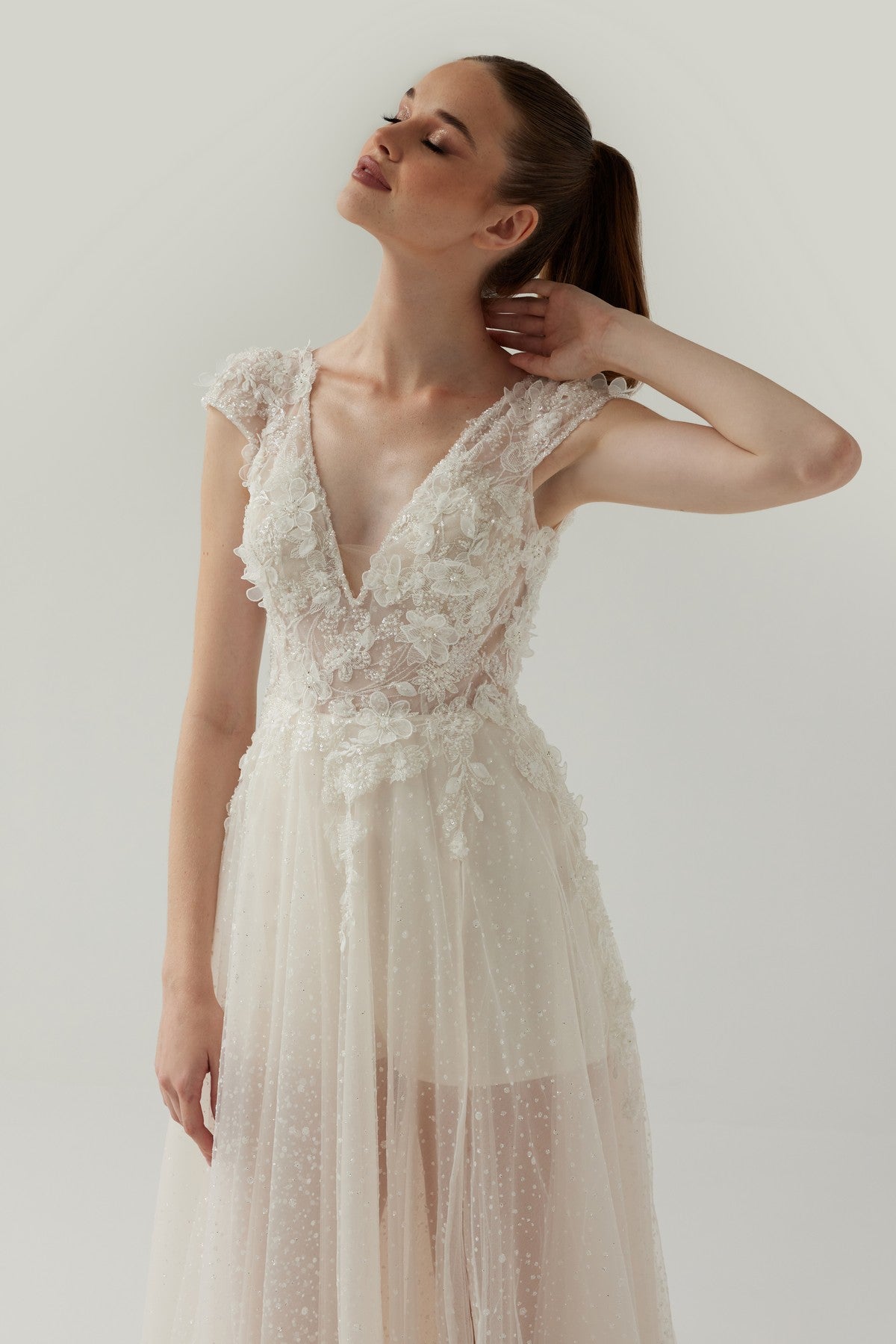 V-Neck Guipure Detailed Half Sleeve Helen Wedding Dress