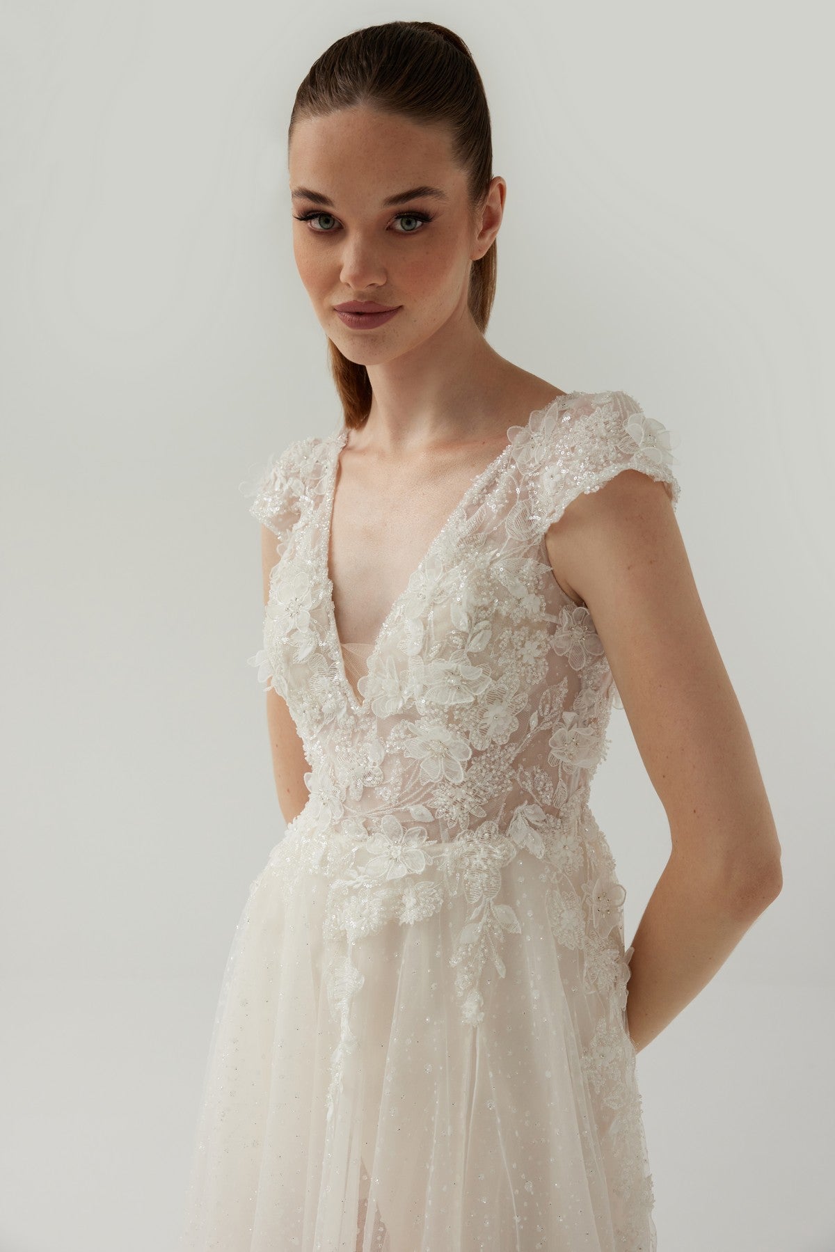 V-Neck Guipure Detailed Half Sleeve Helen Wedding Dress