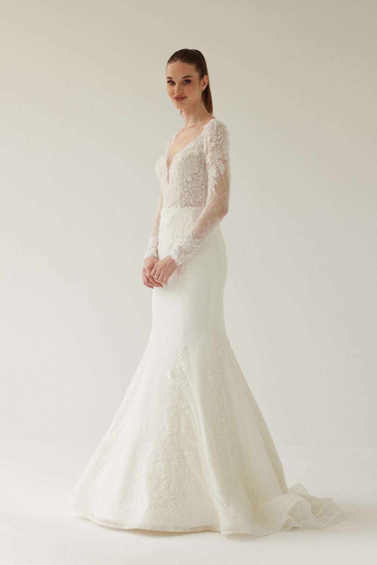 Deep-cut, Long-Sleeved, Guipure Detailed Mermaid Wedding Dress
