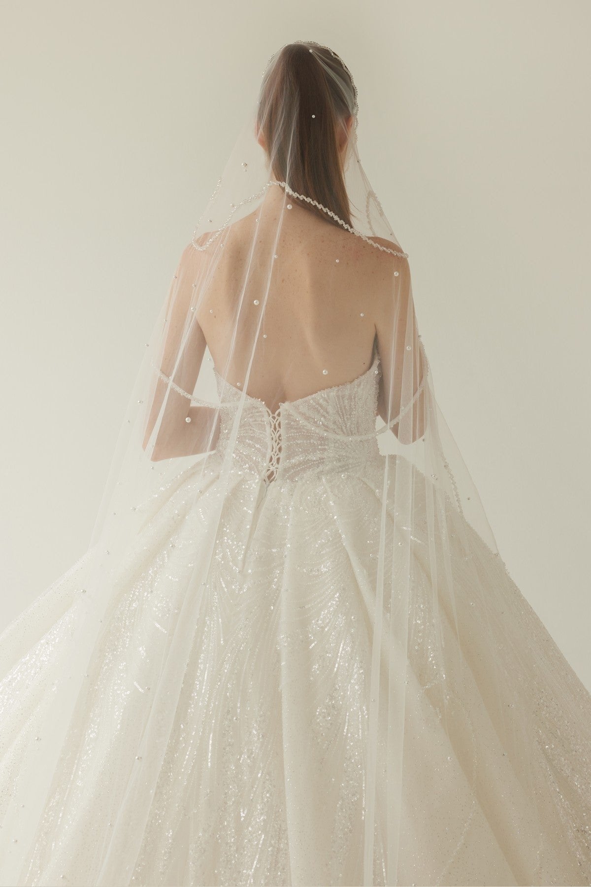 Deep Low-cut, Intense Stone Embroidered Sequin Princess Wedding Dress