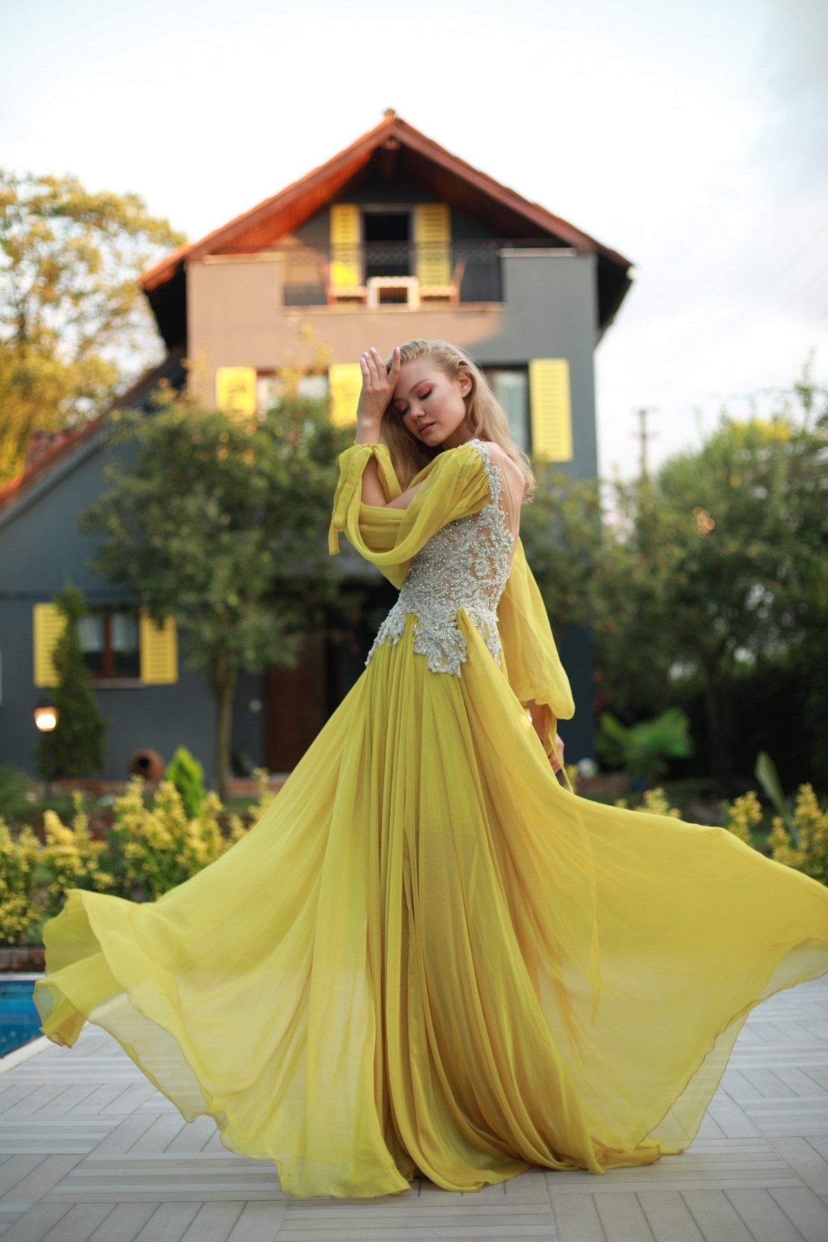 Renna Balon Kol Taş İşlemeli Elbise